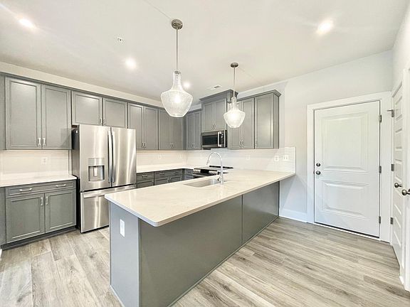 4th image of 2731 Acadia Dr Unit A