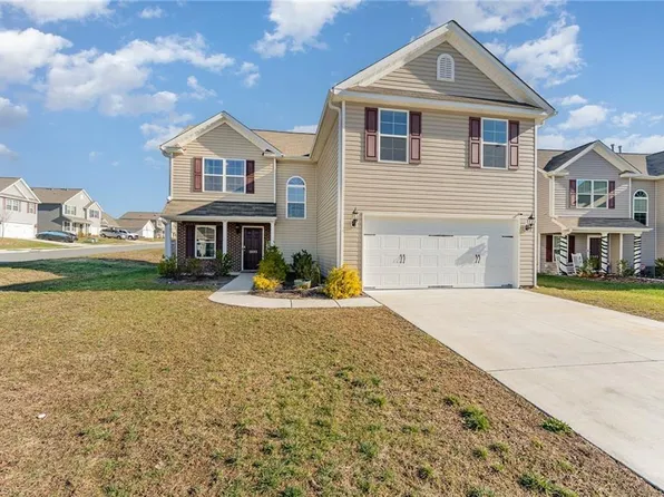 1893 Glenn St, Burlington, NC 27217