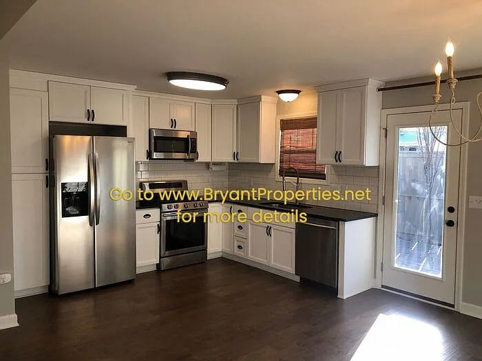 3 bed, 2.0 bath, 1325 sqft, $1,700 — Photo 4