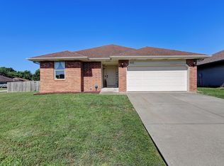 1121 N Nolting Ave, Springfield, MO 65803