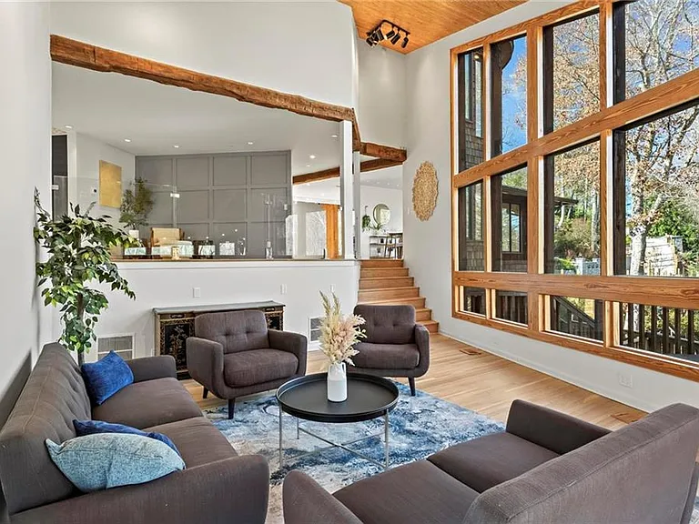 120 Laurel Dr NE — Photo 12