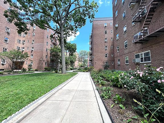 3rd image of 44-65 Kissena Blvd #1M