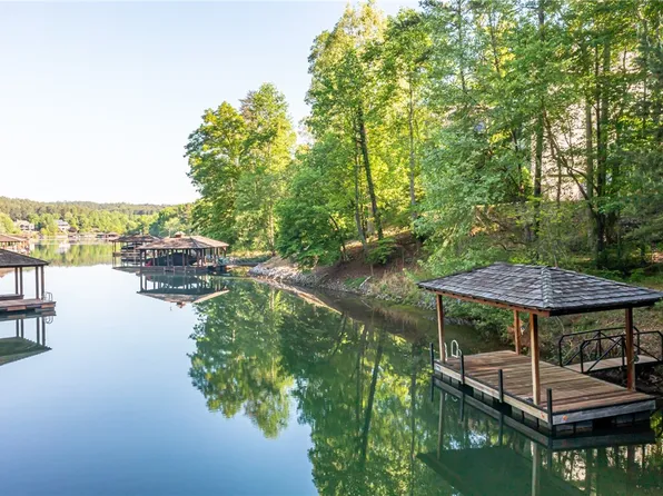 217 Featherstone Dr, Sunset, SC 29685