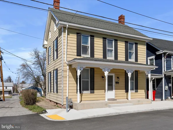 136 N Washington St, Greencastle, PA 17225