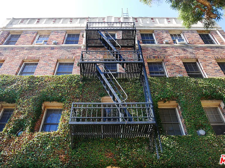 611 S Cloverdale Ave #106 — Photo 2