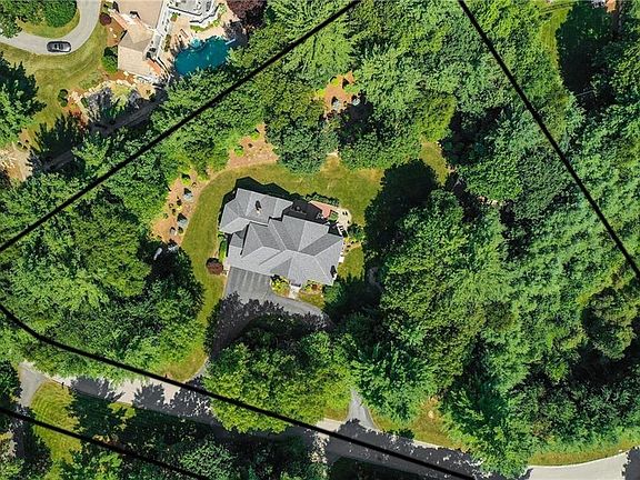 4th image of 120 Westfield Dr