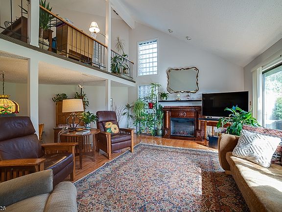 5th image of 137 Kingsberry Dr #137