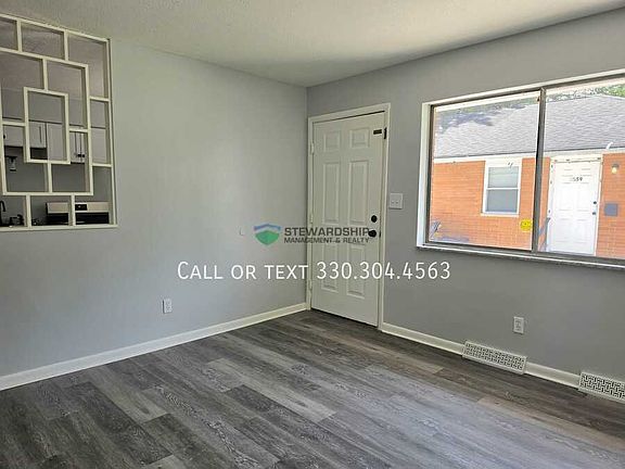 2nd image of 2555 Edwin Ave #2555