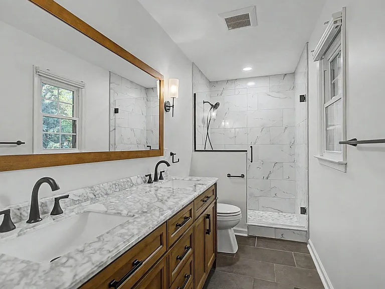 128 Stone Lake Ct — Photo 10