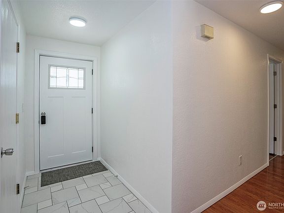 4th image of 619 Hidden Forest Drive SE