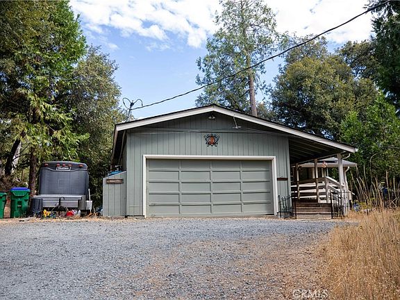 3rd image of 21871 Fallview Dr