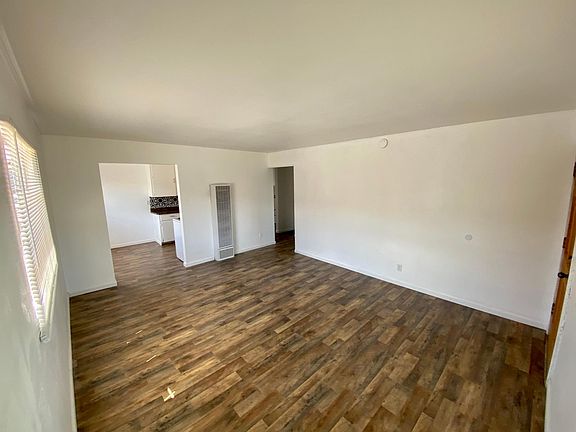 Brand new laminate flooring throughout.