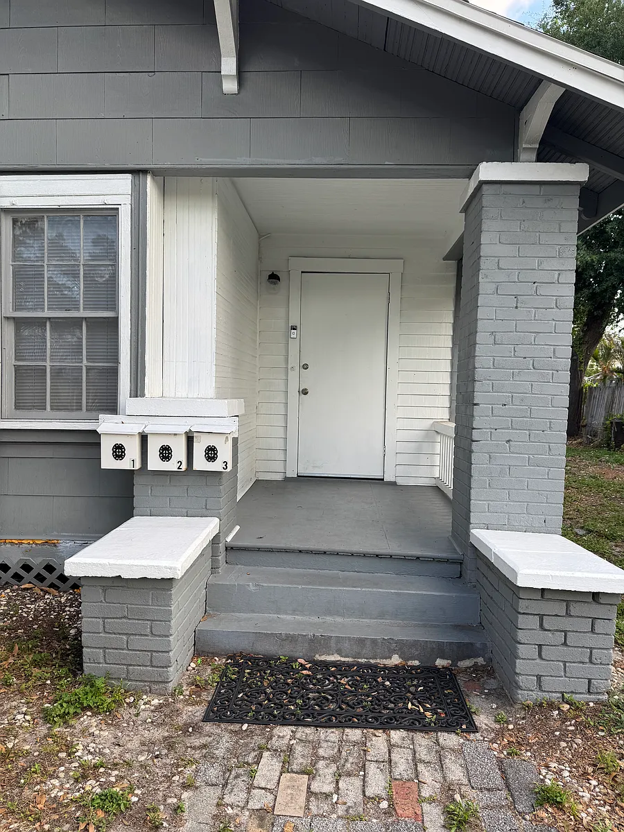 Building Photo - 607 E Louisiana Ave #1