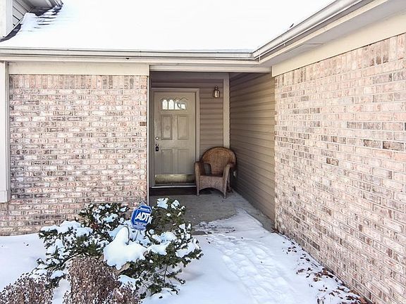 2nd image of 526 Jack Pine Ct