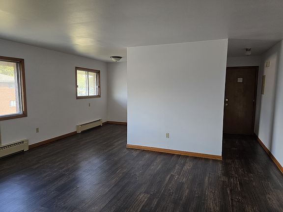 4th image of 475 S Roosevelt Ave APT 9