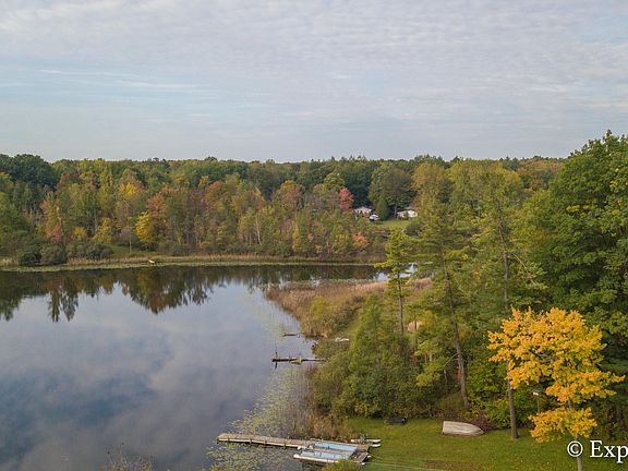 5th image of 4499 Woodlawn Dr