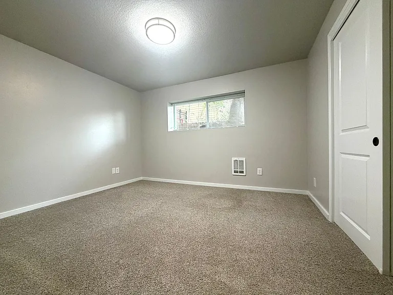 3225 SE Alder Ct #1-6 — Photo 8