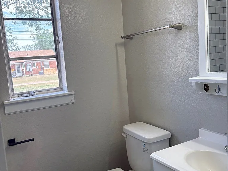 3212 W Kansas Ave — Photo 9