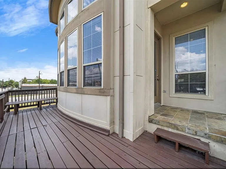 2512 Leeland St — Photo 6
