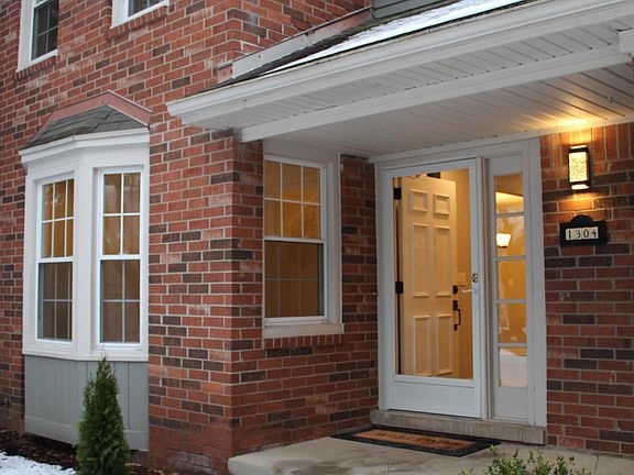 4th image of 1304 Glenmeadow Ln #32