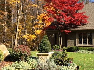 18332 Laraugh Dr, Northville, MI 48168