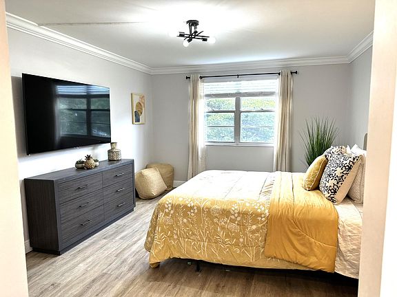 5th image of 1501 Cayman Way #E3