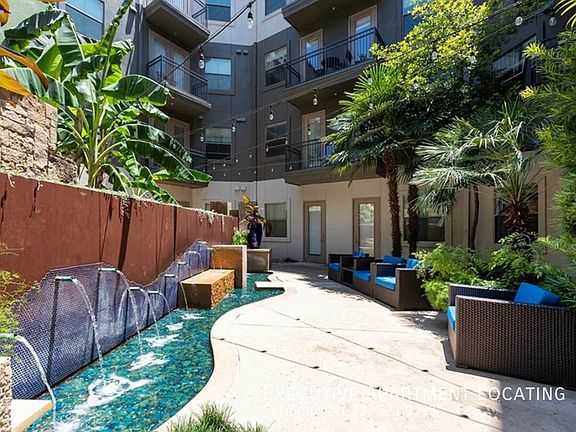 3rd image of 316 N Lamar Blvd #1