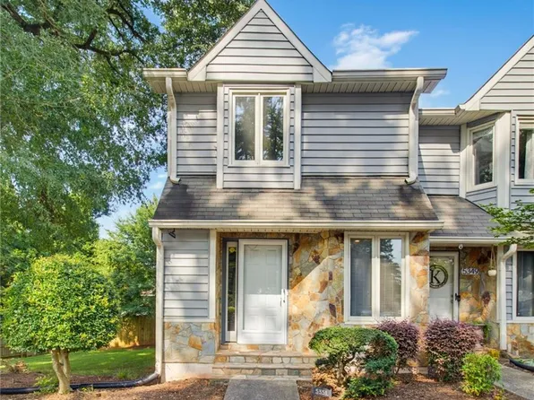 5351 Summit Heights Dr, Winston Salem, NC 27104