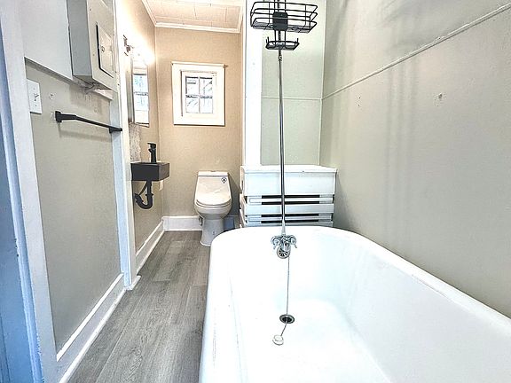 2nd image of 34 Bennett Ave APT 1
