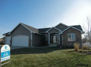 20935 S McClellan Cir, Gretna, NE 68028