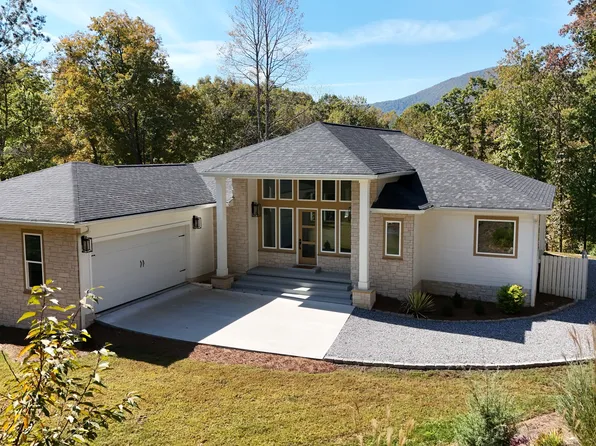 2125 Goat Neck Rd, Cleveland, GA 30528