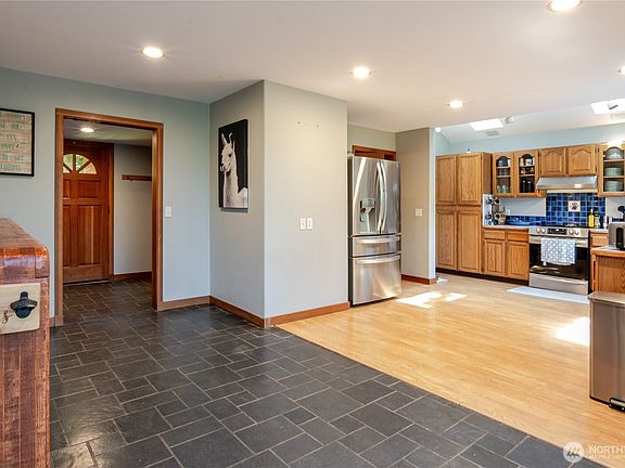 3rd image of 29601 131 Avenue SW