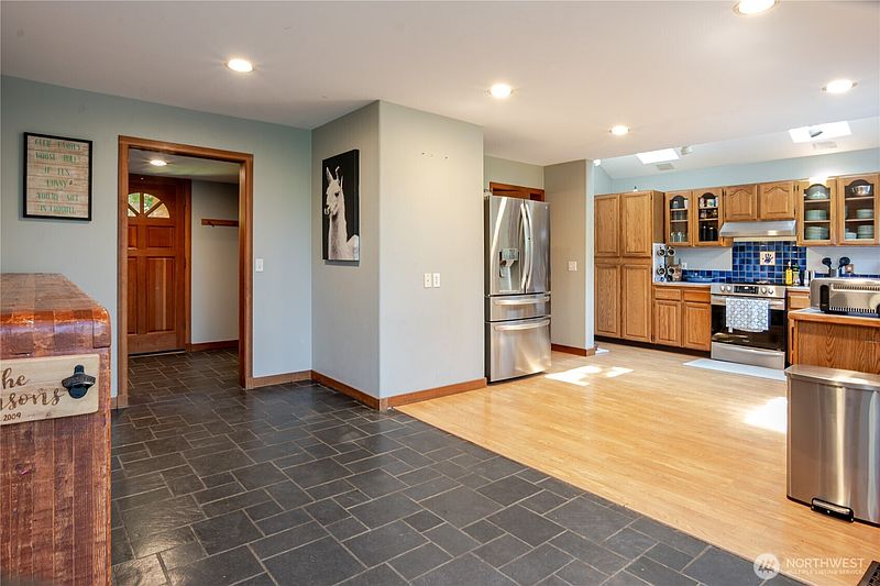 3rd image of 29601 131 Avenue SW