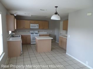 17215 Shadow Ledge Dr, Houston, TX 77095