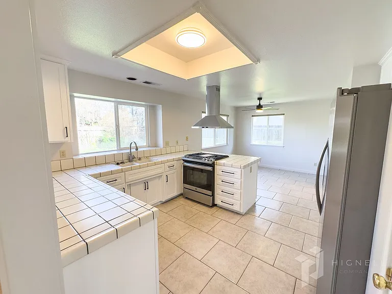 3222 Calistoga Dr — Photo 7