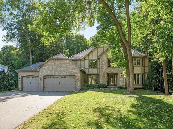 19555 Silver Lake Trl, Shorewood, MN 55331