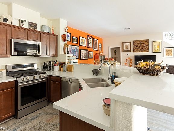 4th image of 2050 Los Feliz St Unit 184