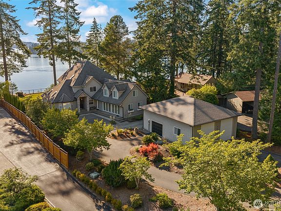 3rd image of 2648 Fishtrap Road NE