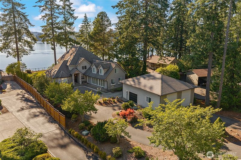 3rd image of 2648 Fishtrap Road NE