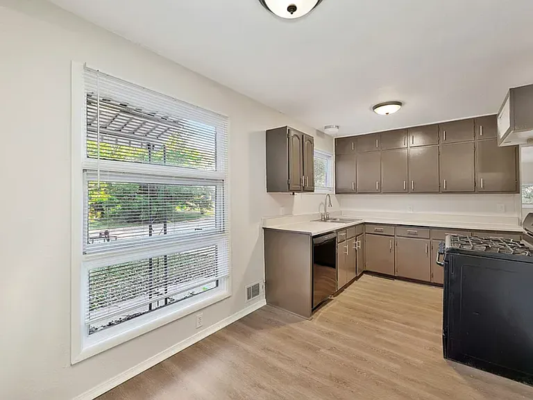 6020 N East Park View St — Photo 9