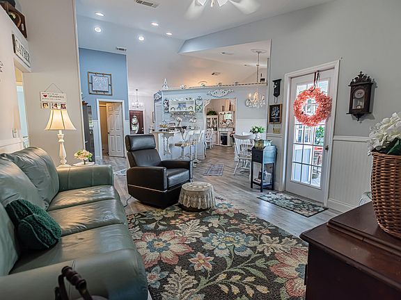 5th image of 2309 SW FERN Circle