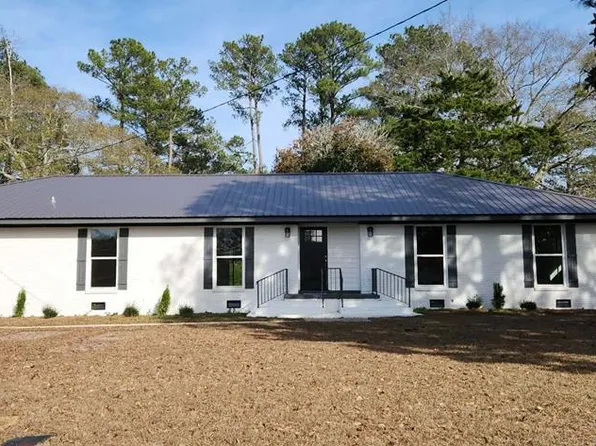 1804 Azure Dr, Dothan, AL 36303