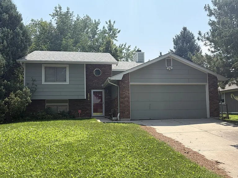2013 Custer Dr — Photo 1