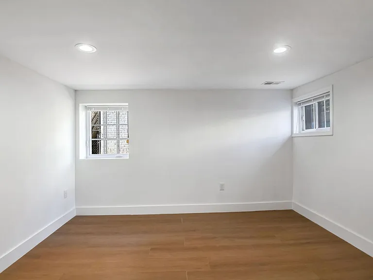648 Keefer Pl NW #LL — Photo 10