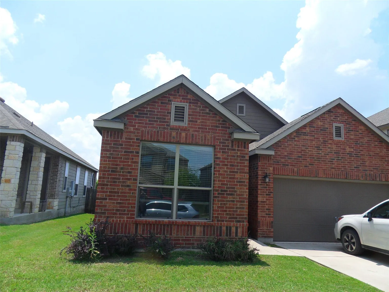 3 bed, 2.0 bath, 1647 sqft, $1,850 — Photo 2