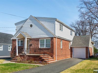 15 Madison Ave, Hasbrouck Heights, NJ, 07604
