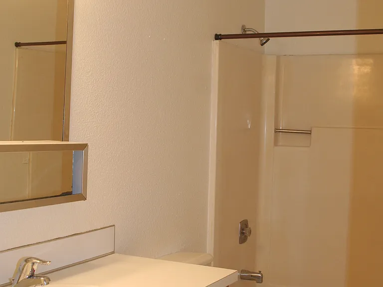 1777 NE Tucson Way — Photo 16
