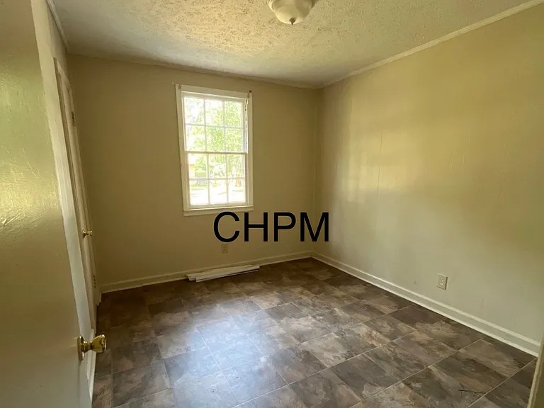 414 W Baptist St — Photo 3
