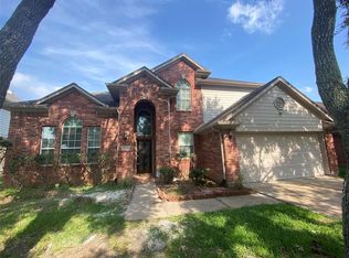 152 Greenridge Cir, League City, TX 77573