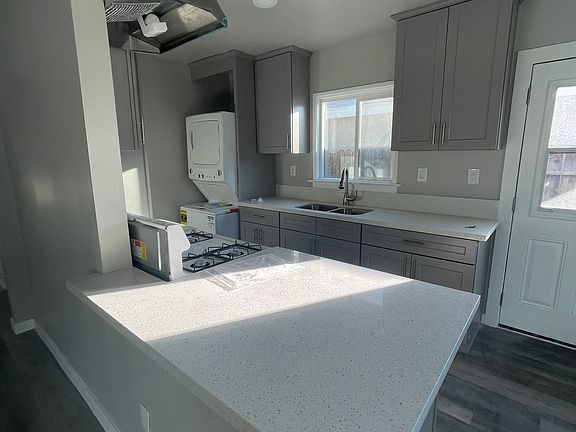 3rd image of 124 W Stueckle Ave #9